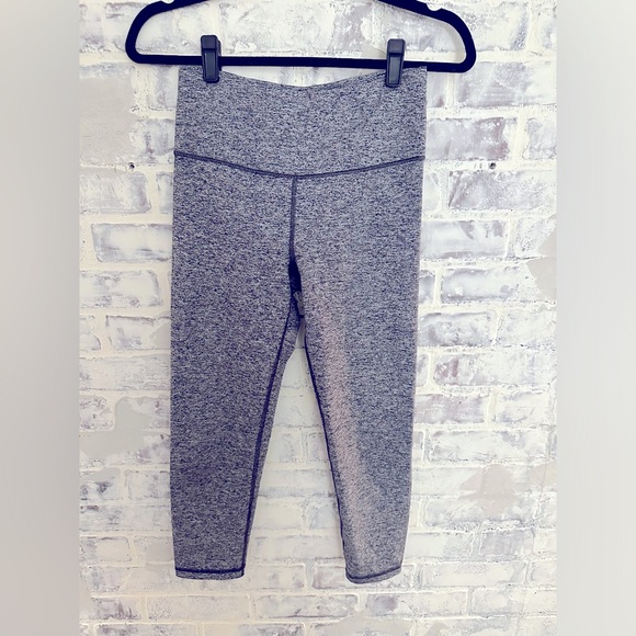 Victoria's Secret Pants - Victorias Secret VSX Sport gray Cropped Leggings